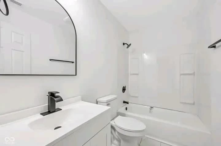 2 Bed, 1 Bath Townhome for Rent — Indianapolis, IN